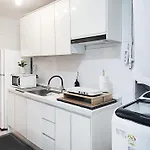 Cozy M Hongik,Univer 6Min, Sinchon Station 4Min, Cozy, Confortable
