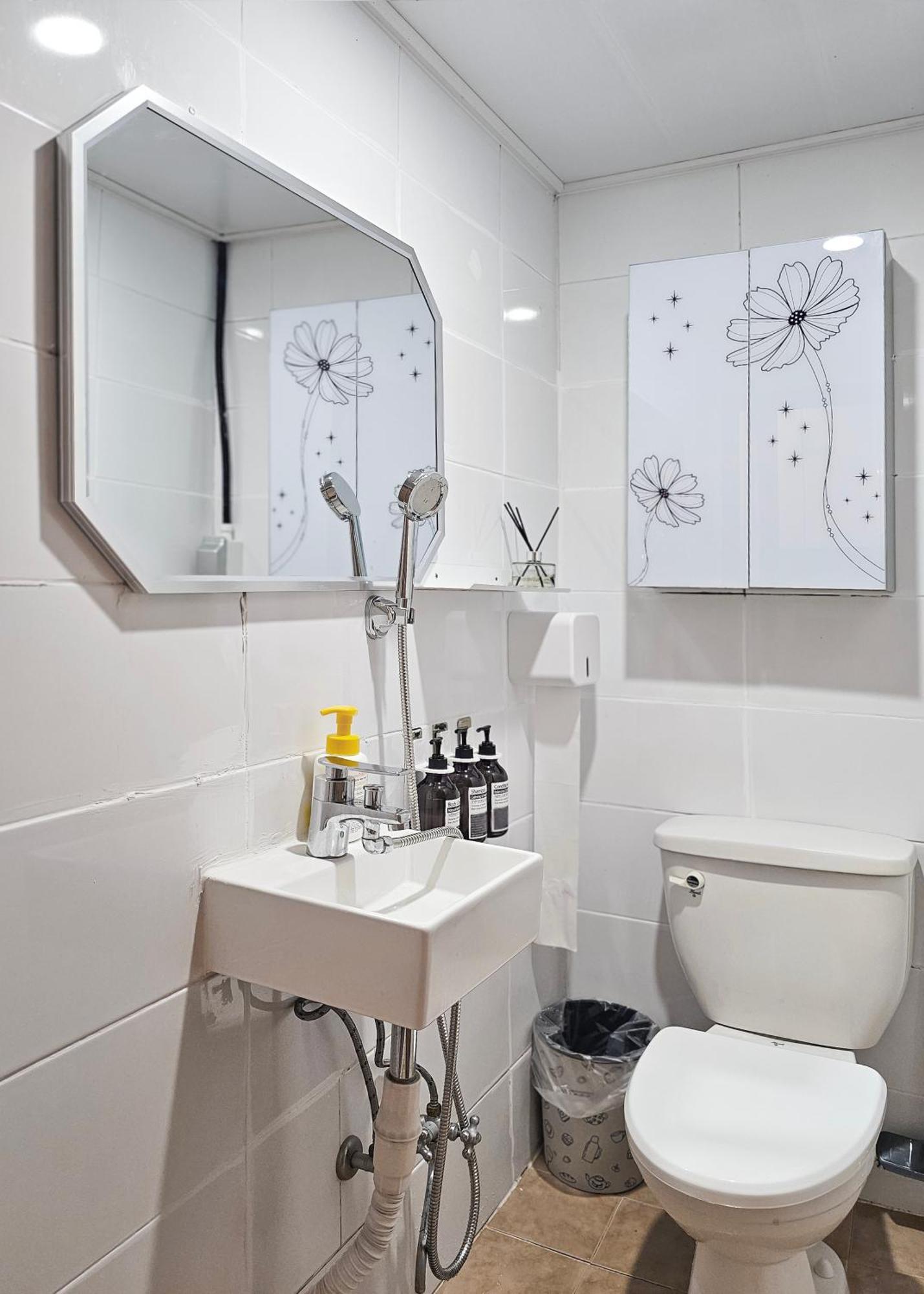 Villa Cozy M Hongik,univer 6min, Sinchon Station 4min, Cozy, Confortable Seoul