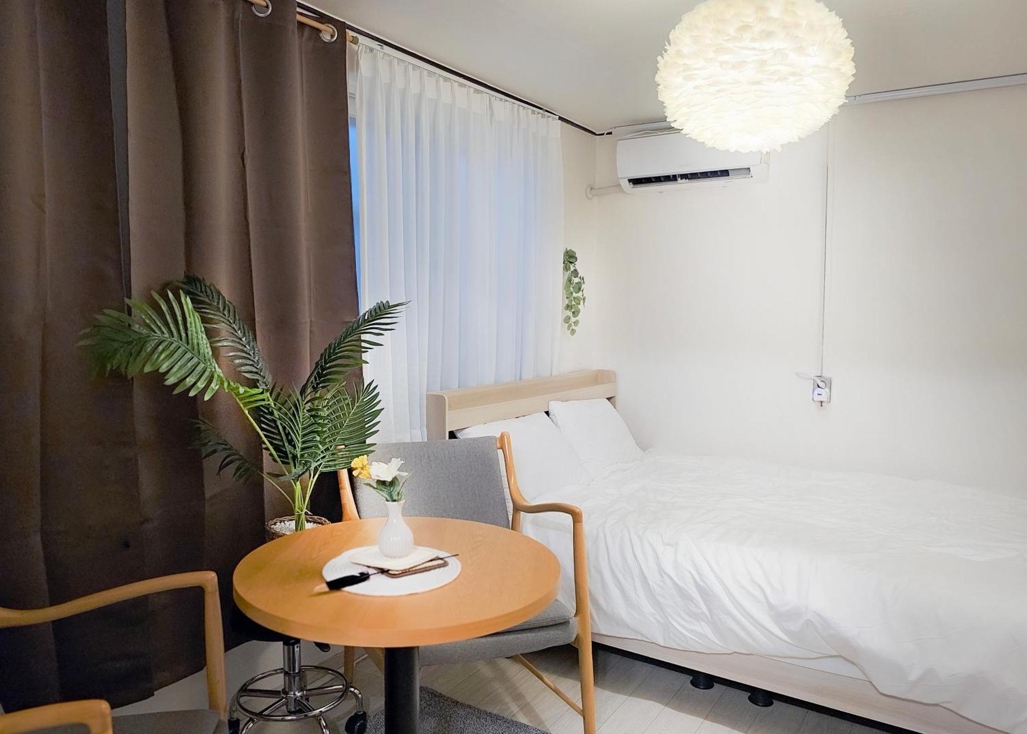 Cozy M Hongik,univer 6min, Sinchon Station 4min, Cozy, Confortable Seoul